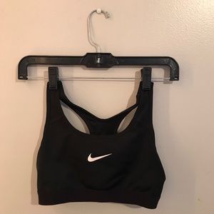 Black nike sports bra